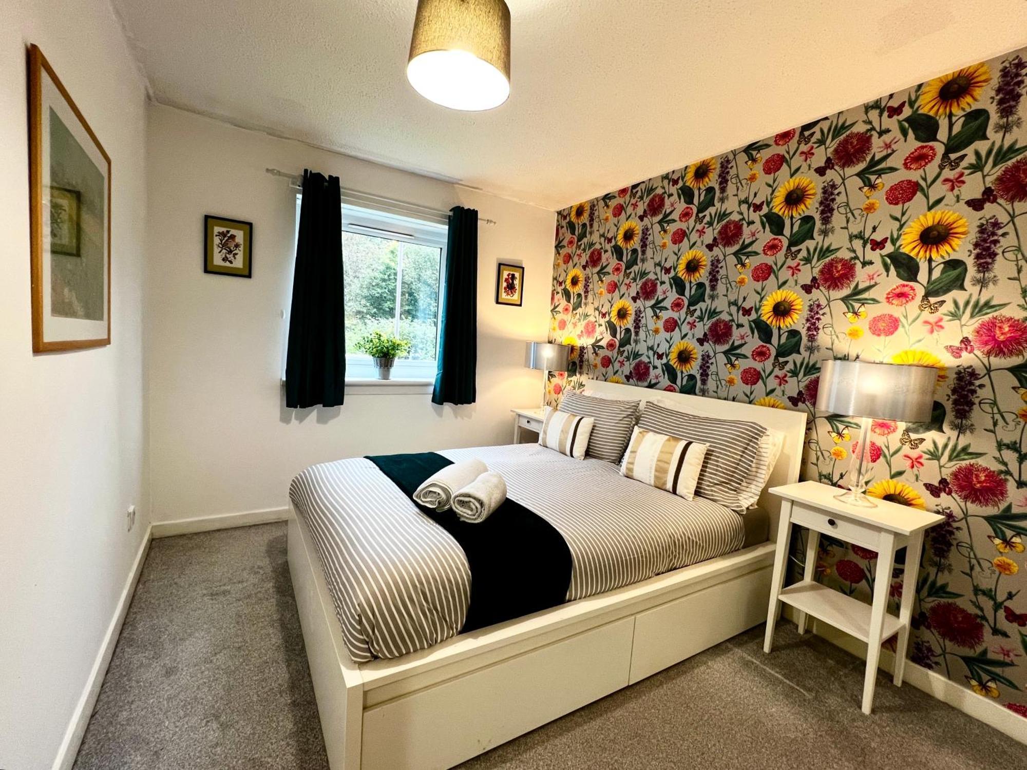 Apartmán Ground Floor Flat With Free Parking & Wifi Glasgow Exteriér fotografie